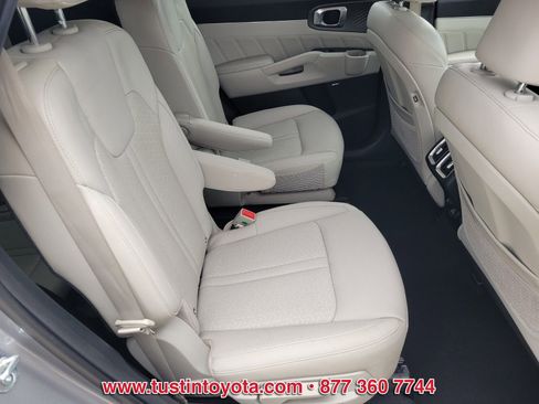 Used 2023 Kia Sorento SX Prestige w/ Panoramic Sunroof Package AWD/4WD image 16