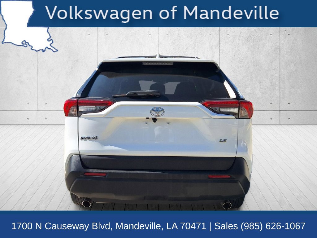 Used 2021 Toyota RAV4 LE FWD image 6
