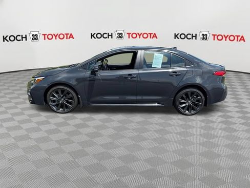 Certified 2025 Toyota Corolla SE FWD image 4