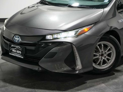 Used 2017 Toyota Prius Prime Premium w/ Carpet Mat Package FWD image 10