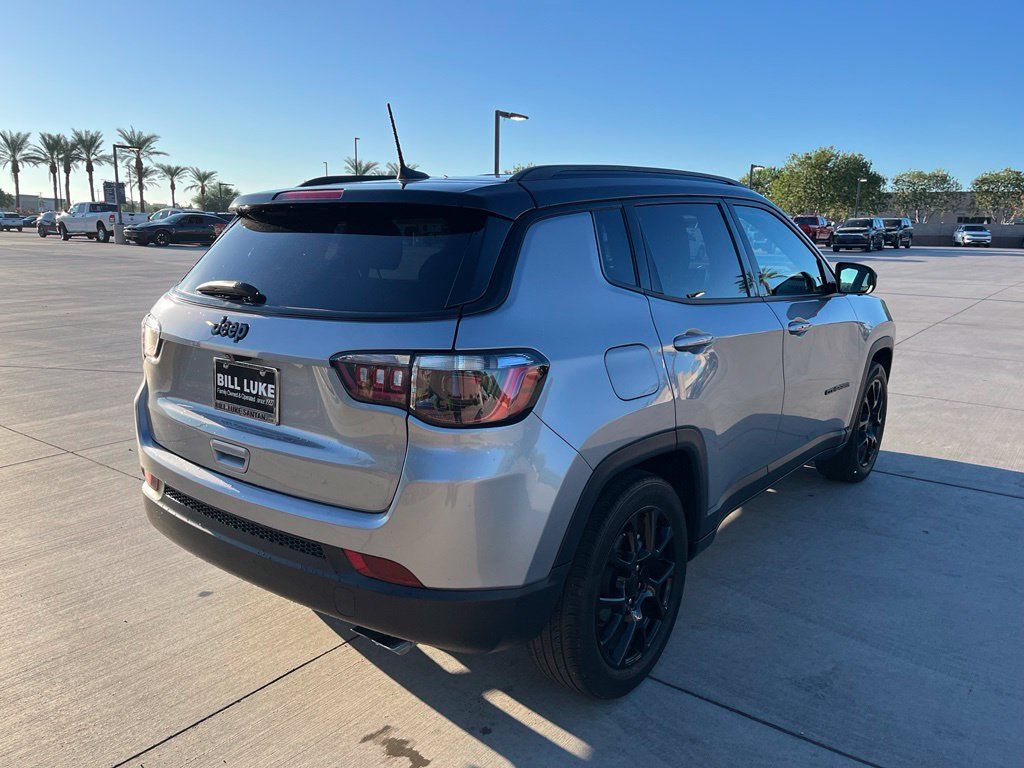 Used 2022 Jeep Compass Latitude w/ Convenience Group FWD image 6