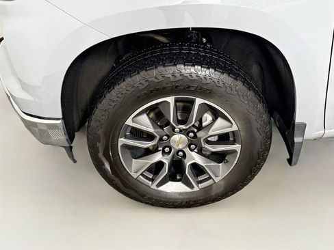 Used 2024 Chevrolet Silverado 1500 LT AWD/4WD image 23