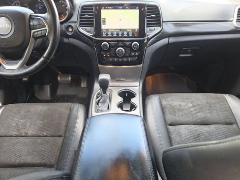 Used 2020 Jeep Grand Cherokee Altitude AWD/4WD image 15