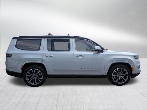 Used 2022 Jeep Grand Wagoneer Series III AWD/4WD image 6