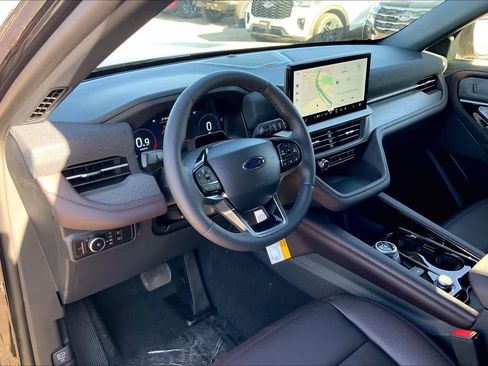 New 2026 Ford Explorer Platinum image 8