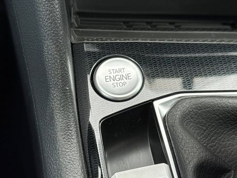 New 2026 Volkswagen Taos SE image 22