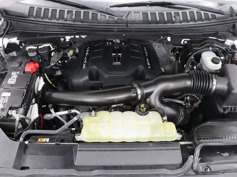 Used 2019 Lincoln Navigator Reserve AWD/4WD image 13