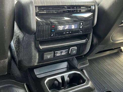 Used 2022 Jeep Wagoneer Series III w/ Flexible Seating Group AWD/4WD image 35