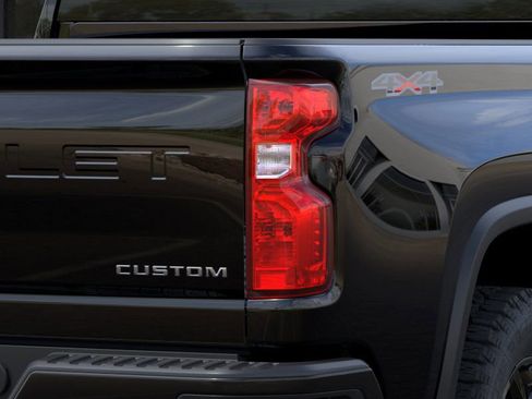 New 2025 Chevrolet Silverado 2500 Custom w/ Custom Value Package image 11