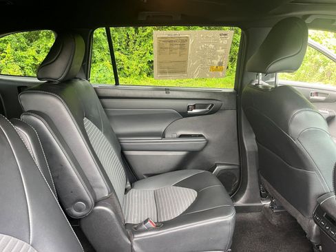Used 2025 Toyota Highlander XSE AWD/4WD image 41