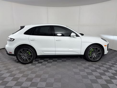 Certified 2024 Porsche Macan AWD/4WD image 8