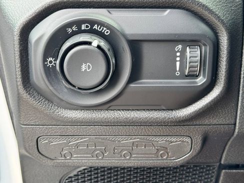 Used 2024 Jeep Wrangler Unlimited Sport AWD/4WD image 26