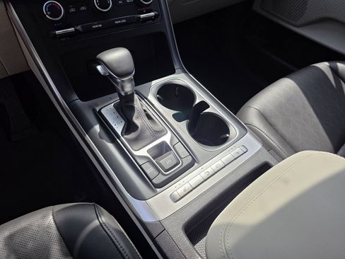 Used 2022 Kia Carnival LX FWD image 20