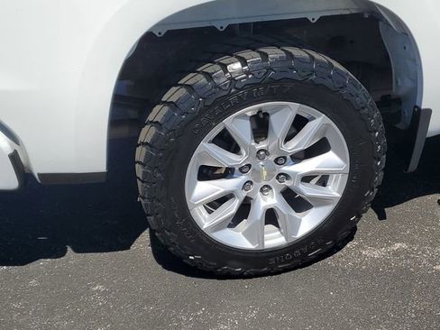 Used 2020 Chevrolet Silverado 1500 Custom w/ Custom Value Package AWD/4WD image 5