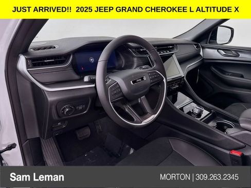 New 2025 Jeep Grand Cherokee L Altitude image 9