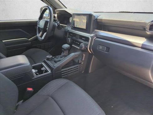 Used 2025 Toyota 4Runner SR5 AWD/4WD image 21
