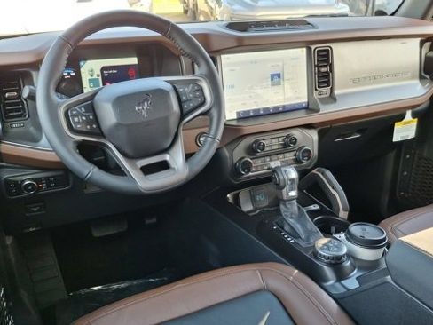 New 2024 Ford Bronco Outer Banks image 3