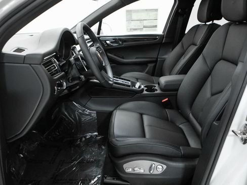 New 2026 Porsche Macan AWD/4WD image 22