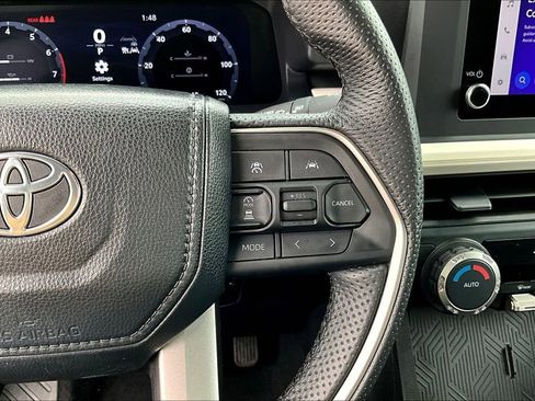 Used 2024 Toyota Tacoma TRD Off-Road image 15