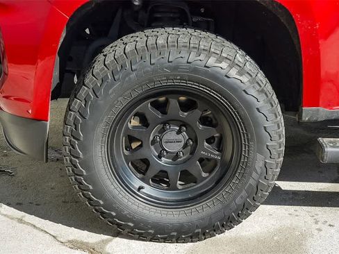 Used 2021 Chevrolet Colorado W/T w/ WT Convenience Package image 10