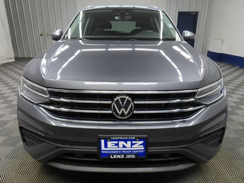 Used 2022 Volkswagen Tiguan SE image 40