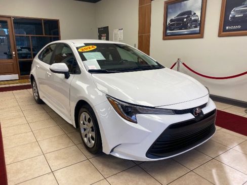 Used 2024 Toyota Corolla LE image 8