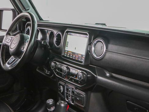 Used 2022 Jeep Wrangler Unlimited Sahara AWD/4WD image 26