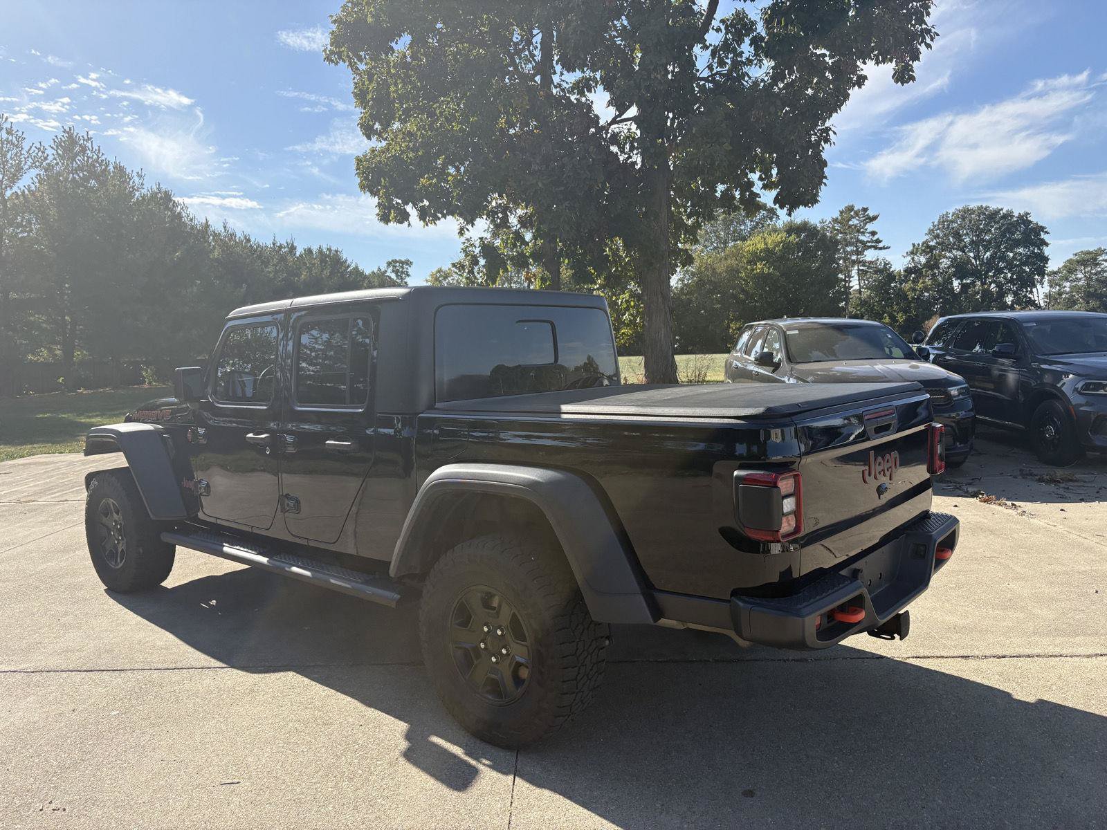 Used 2023 Jeep Gladiator Mojave w/ LED Lighting Group AWD/4WD image 5