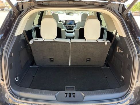 Used 2025 Ford Explorer Platinum w/ LUX Leather Package image 31