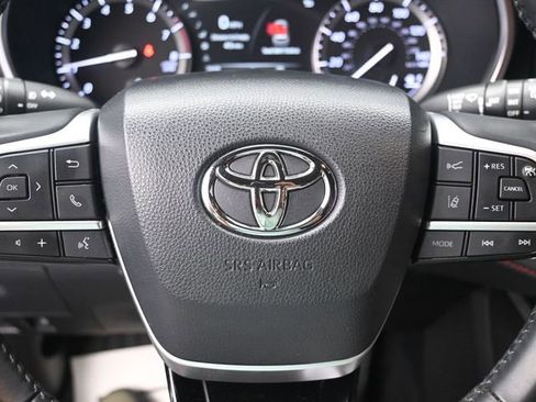Used 2022 Toyota Highlander XSE image 10