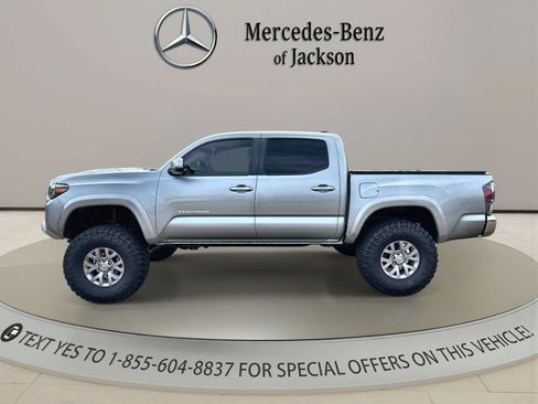 Used 2023 Toyota Tacoma TRD Sport AWD/4WD image 5