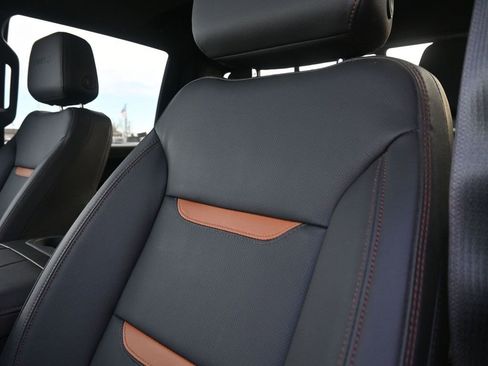 Used 2022 GMC Sierra 3500 AT4 w/ AT4 Premium Plus Package image 21