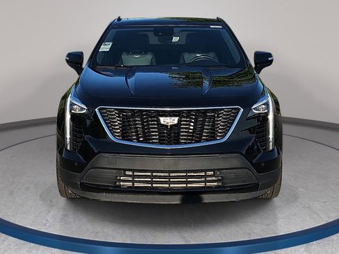 Used 2022 Cadillac XT4 Sport w/ Enhanced Visibility Package FWD image 2