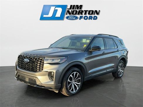 Used 2025 Ford Explorer ST-Line image 7