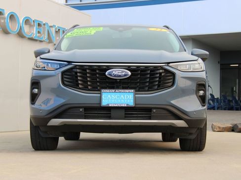 Used 2024 Ford Escape Platinum image 3