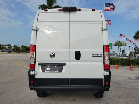 Used 2026 RAM ProMaster 2500 w/ Convenience Group FWD image 6