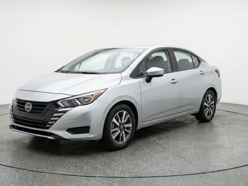 Used 2025 Nissan Versa SV FWD image 3