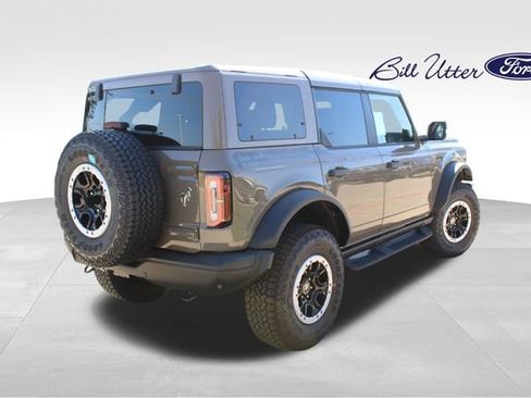 New 2025 Ford Bronco Badlands image 3