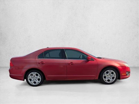 Used 2010 Ford Fusion SE FWD image 4