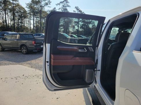 Used 2024 GMC Sierra 1500 Denali Ultimate image 18