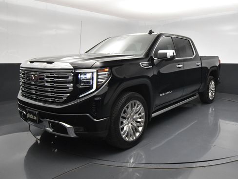 Used 2023 GMC Sierra 1500 Denali w/ Denali Reserve Package AWD/4WD image 2