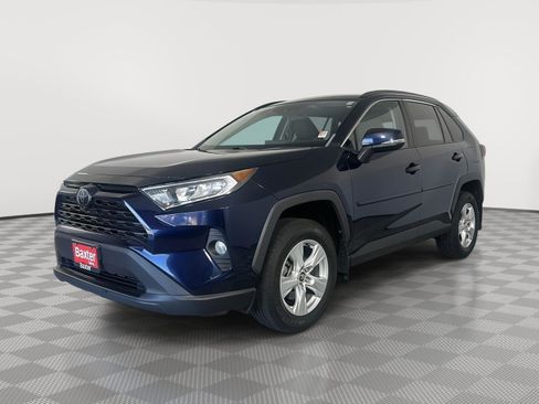 Used 2020 Toyota RAV4 XLE w/ Convenience Package AWD/4WD image 3