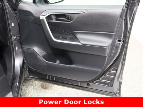 Used 2024 Toyota RAV4 LE image 31