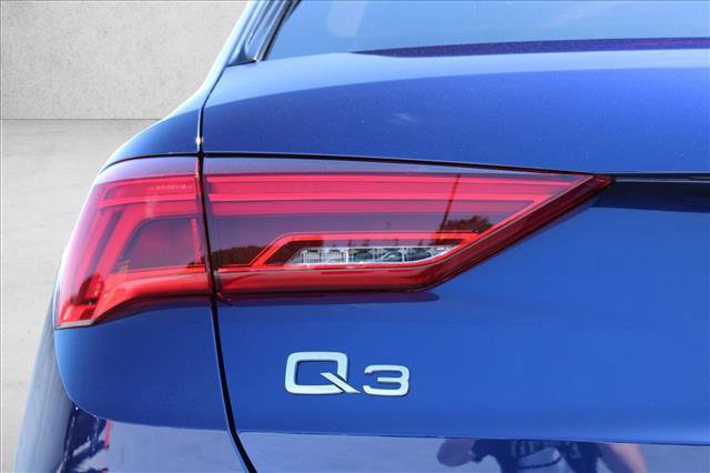 Used 2022 Audi Q3 2.0T Premium w/ Convenience Package AWD/4WD image 9