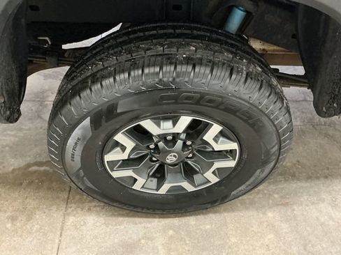Used 2018 Toyota Tacoma TRD Off-Road image 14