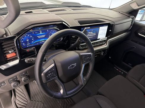 Used 2025 Chevrolet Silverado 1500 LT Trail Boss w/ LPO, Dark Essentials Package AWD/4WD image 13