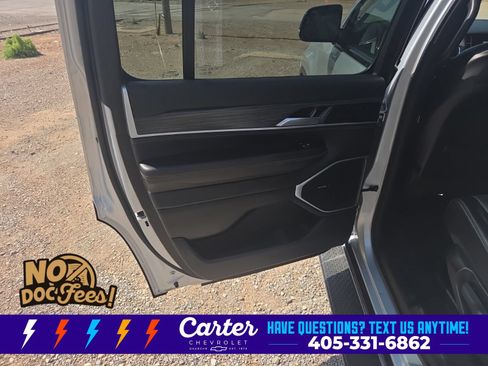Used 2024 Jeep Wagoneer Series II w/ Flexible Seating Group AWD/4WD image 26
