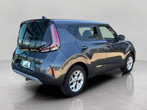 Used 2023 Kia Soul S FWD image 13
