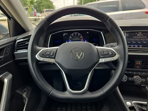Used 2022 Volkswagen Jetta SE w/ Panoramic Sunroof Package FWD image 22