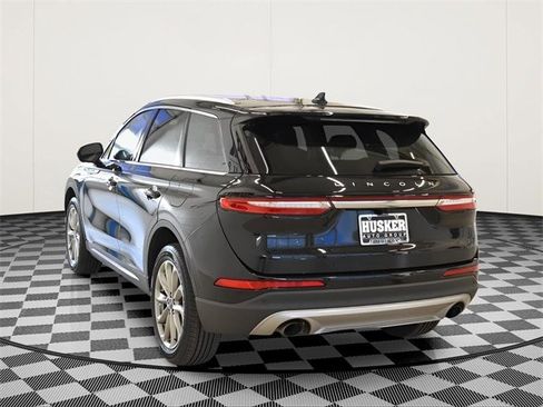 Used 2022 Lincoln Corsair AWD w/ Premium Package image 9